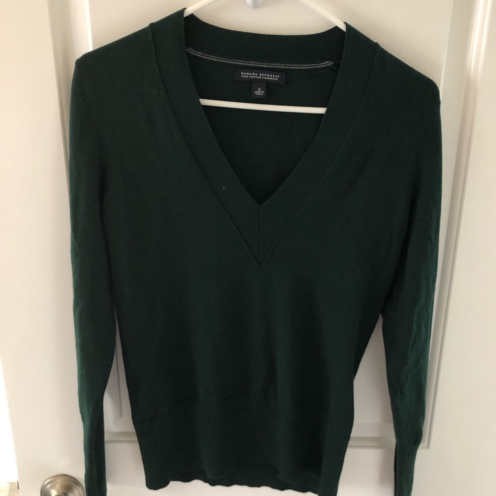 Banana Republic V neck sweater